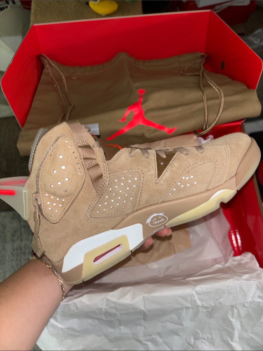 Nike Jordan 6 Retro Travis Scott British Khaki - Picture 4 of 7